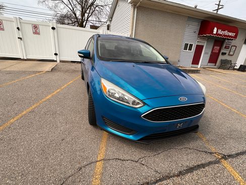 Used 2015 Ford Focus SE image 4
