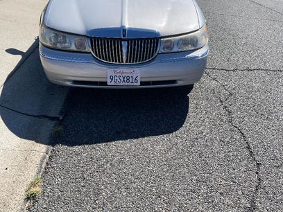 Used 2001 Lincoln Town Car Cartier