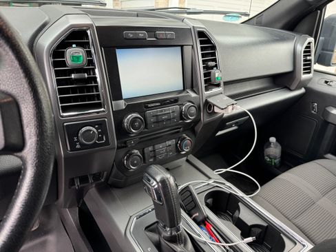 Used 2015 Ford F150 XLT w/ Equipment Group 302A Luxury image 10