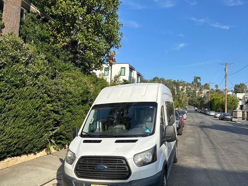 Used 2017 Ford Transit 350 XL image 4