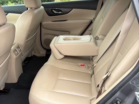 Used 2016 Nissan Rogue SL w/ SL Premium Package image 8