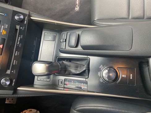 Used 2014 Lexus IS 350 w/ F Sport Package RWD image 21