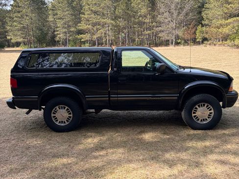 Used 1998 GMC Sonoma SLS w/ Highrider Suspension Pkg image 9
