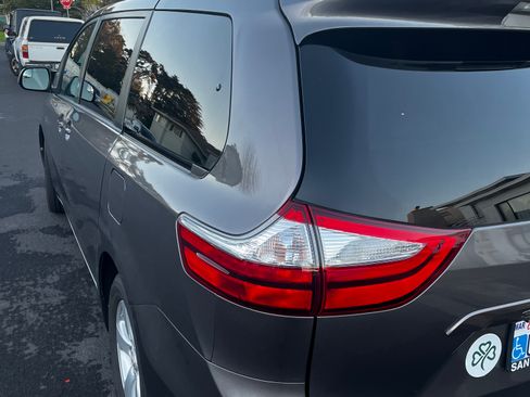Used 2015 Toyota Sienna LE image 10