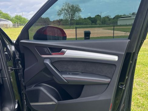 Used 2020 Audi SQ5 Prestige w/ Prestige Package image 15