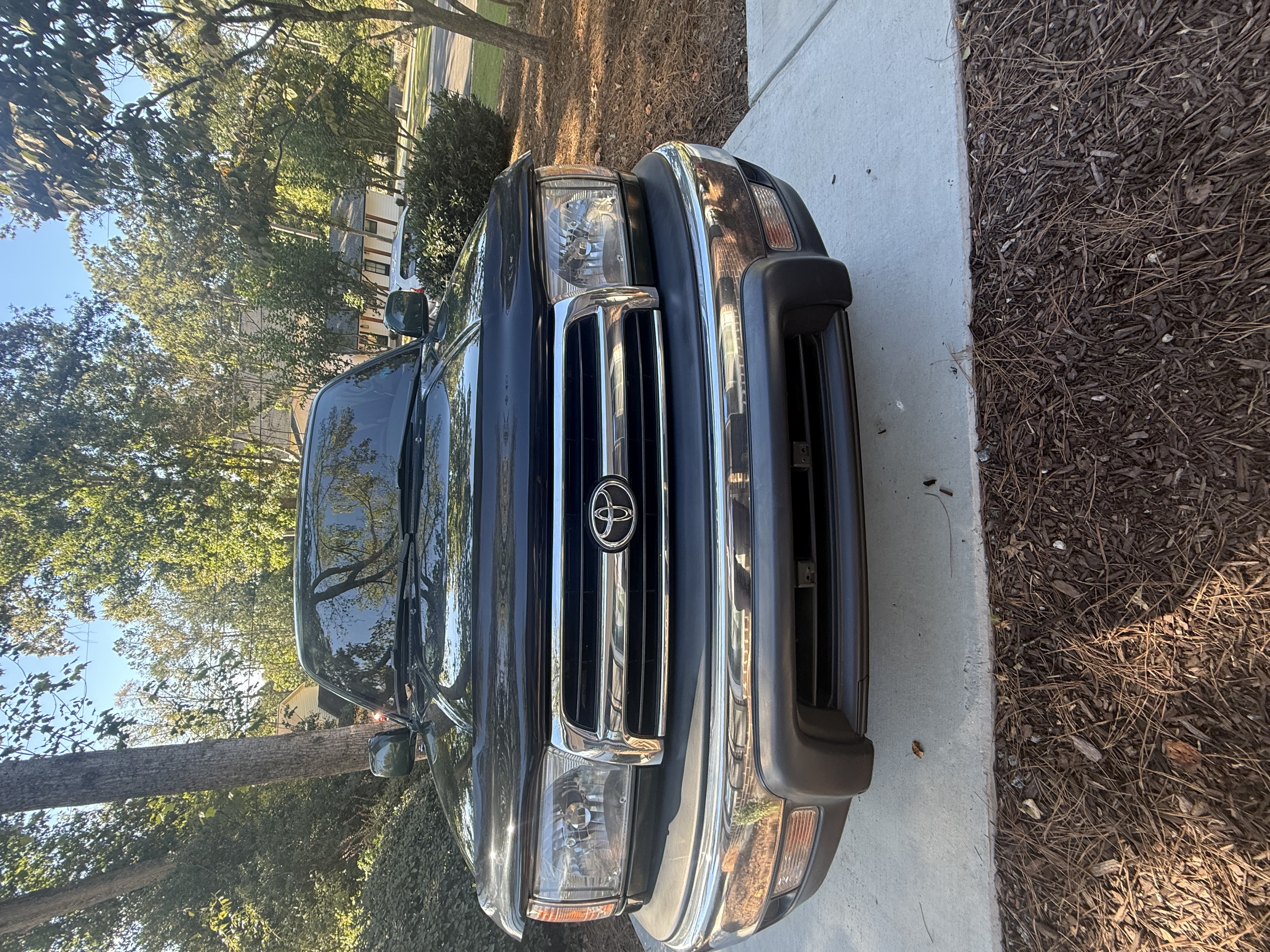 Used 2000 Toyota 4Runner SR5 RWD image 2