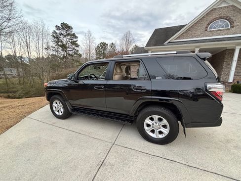 Used 2019 Toyota 4Runner SR5 Premium w/ Wilderness Package image 12