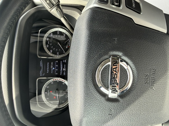Used 2018 Nissan Titan SV w/ SV Convenience Package AWD/4WD image 10
