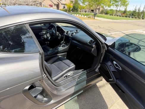 Used 2022 Porsche 718 Cayman GT4 image 18