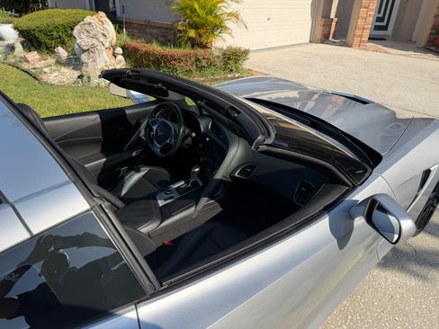 Used 2019 Chevrolet Corvette Stingray Coupe w/ 1LT RWD image 23