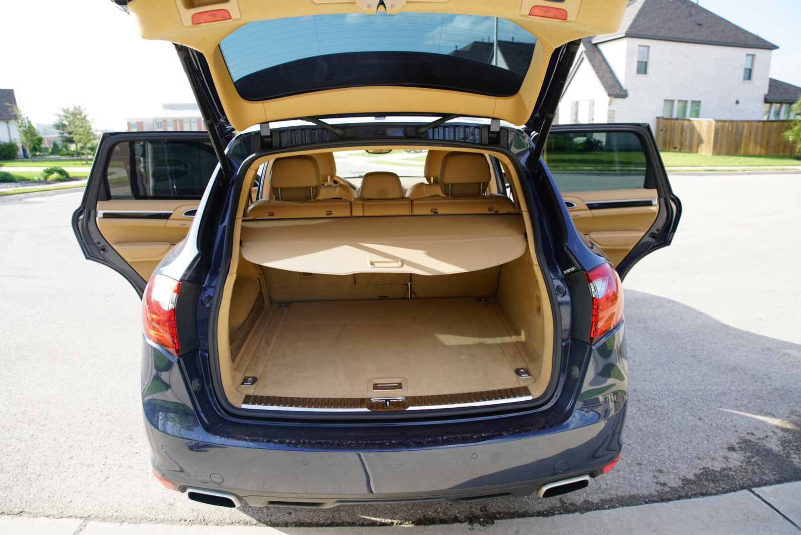 Used 2011 Porsche Cayenne S AWD/4WD image 6