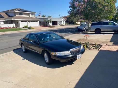 Used 1998 Lincoln Mark VIII RWD image 10
