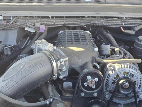 Used 2019 Chevrolet Suburban 3500 LT image 6