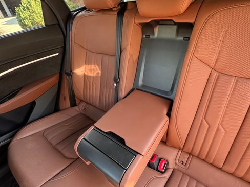 Used 2019 Audi e-tron Prestige w/ Prestige Package image 6