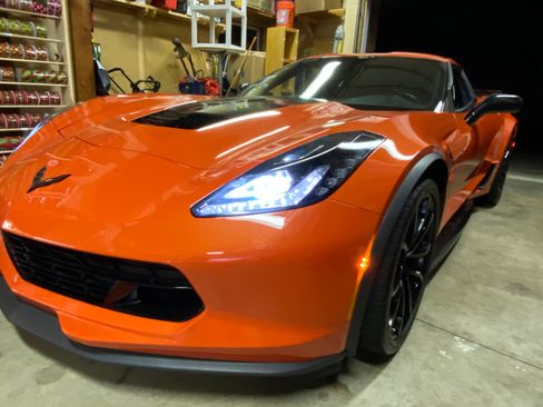 Used 2019 Chevrolet Corvette Grand Sport w/ Carbon Flash Badge Package RWD image 12