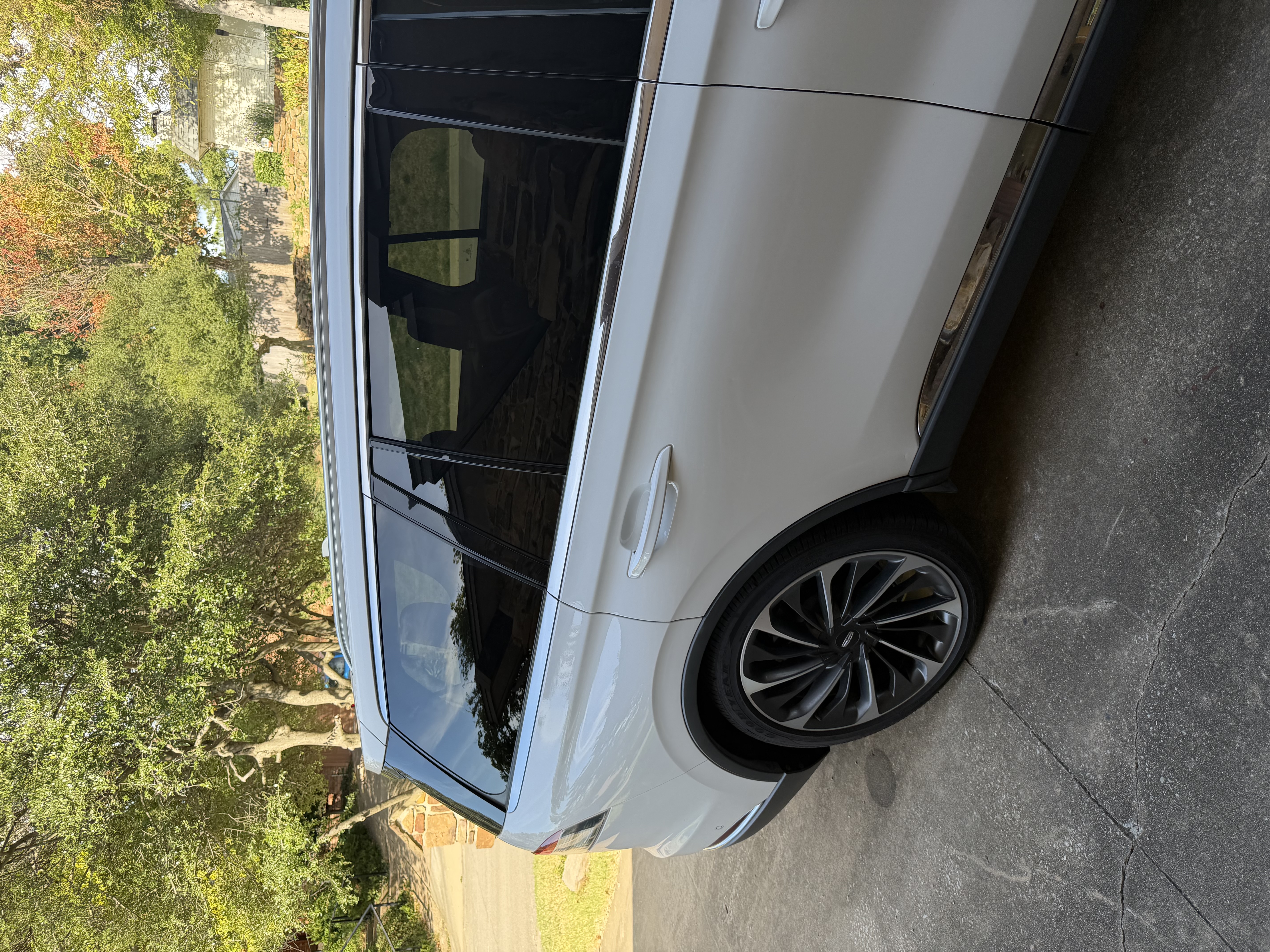 Used 2021 Lincoln Aviator Reserve w/ Equipment Group 202A AWD/4WD image 4
