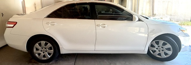 Used 2010 Toyota Camry LE FWD image 2