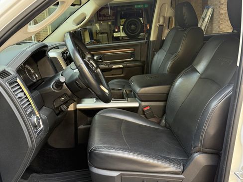 Used 2015 RAM 1500 Laramie w/ Convenience Group image 5