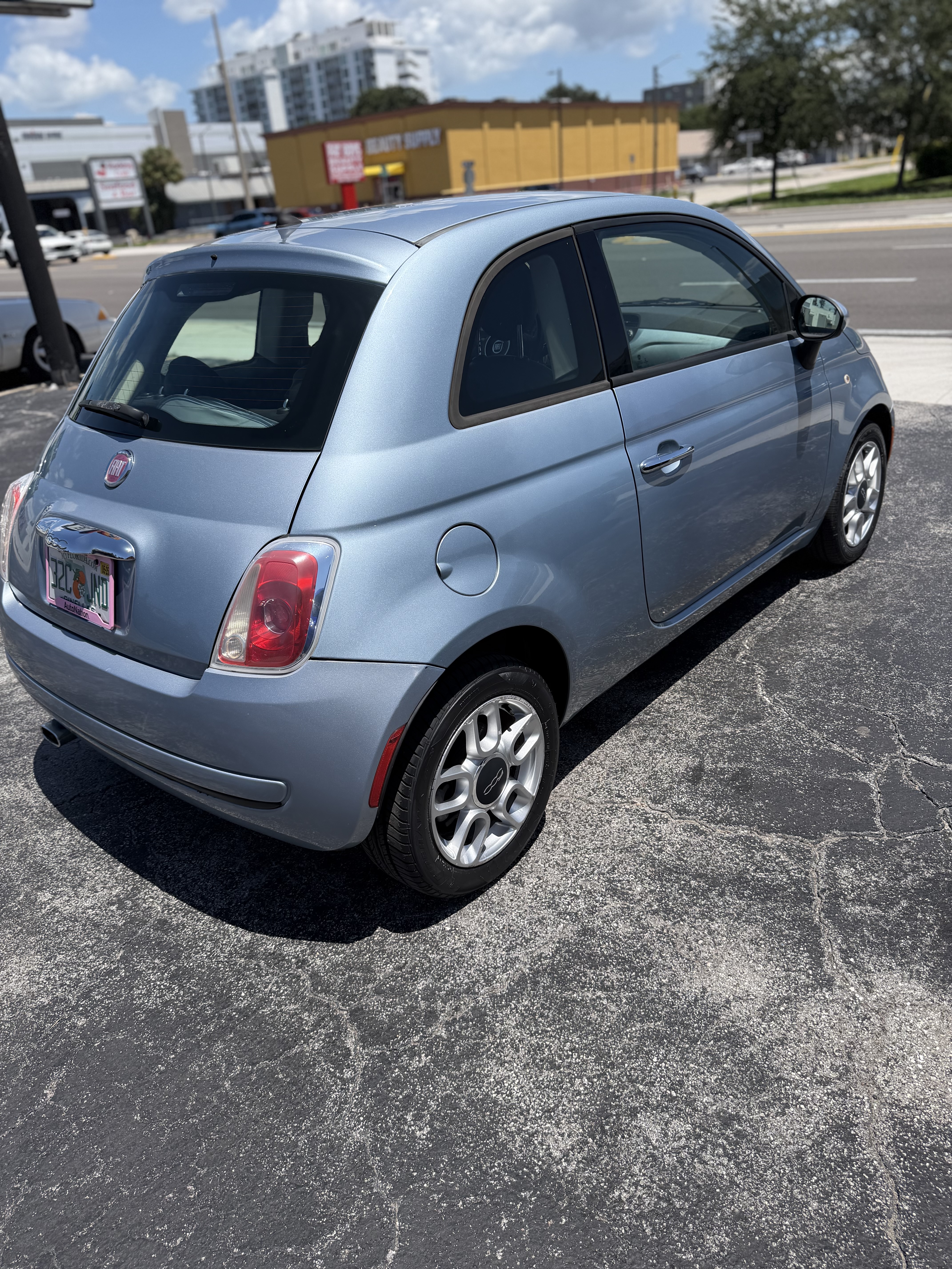 Used 2015 FIAT 500 Pop FWD image 4