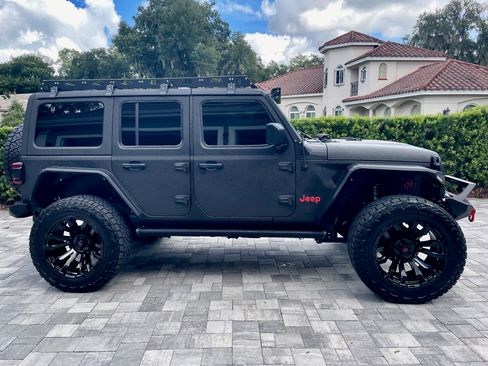 Used 2022 Jeep Wrangler Unlimited Sport AWD/4WD image 4