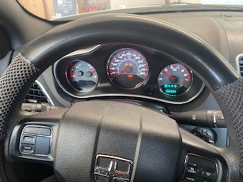 Used 2014 Dodge Avenger SE image 11