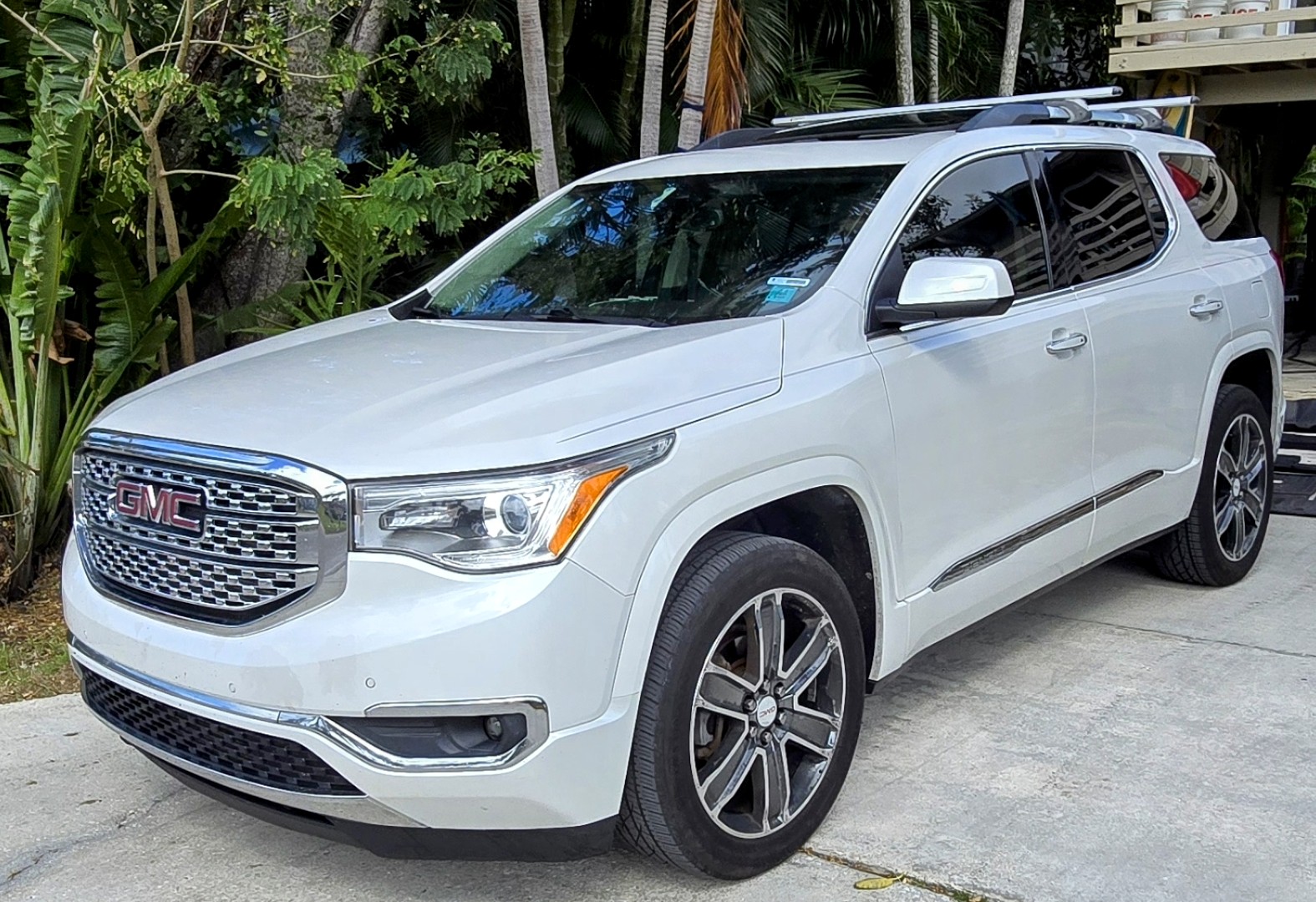 Used 2018 GMC Acadia Denali FWD image 4