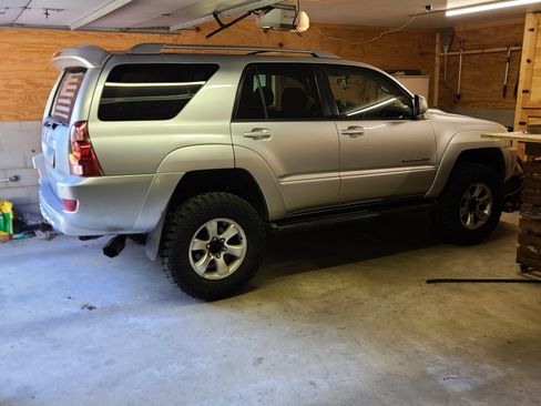 Used 2005 Toyota 4Runner Sport image 11