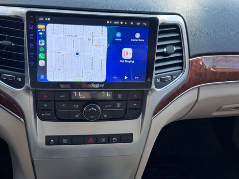 Used 2011 Jeep Grand Cherokee Limited image 9