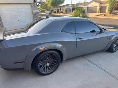 Used 2019 Dodge Challenger SRT Hellcat Redeye image 2