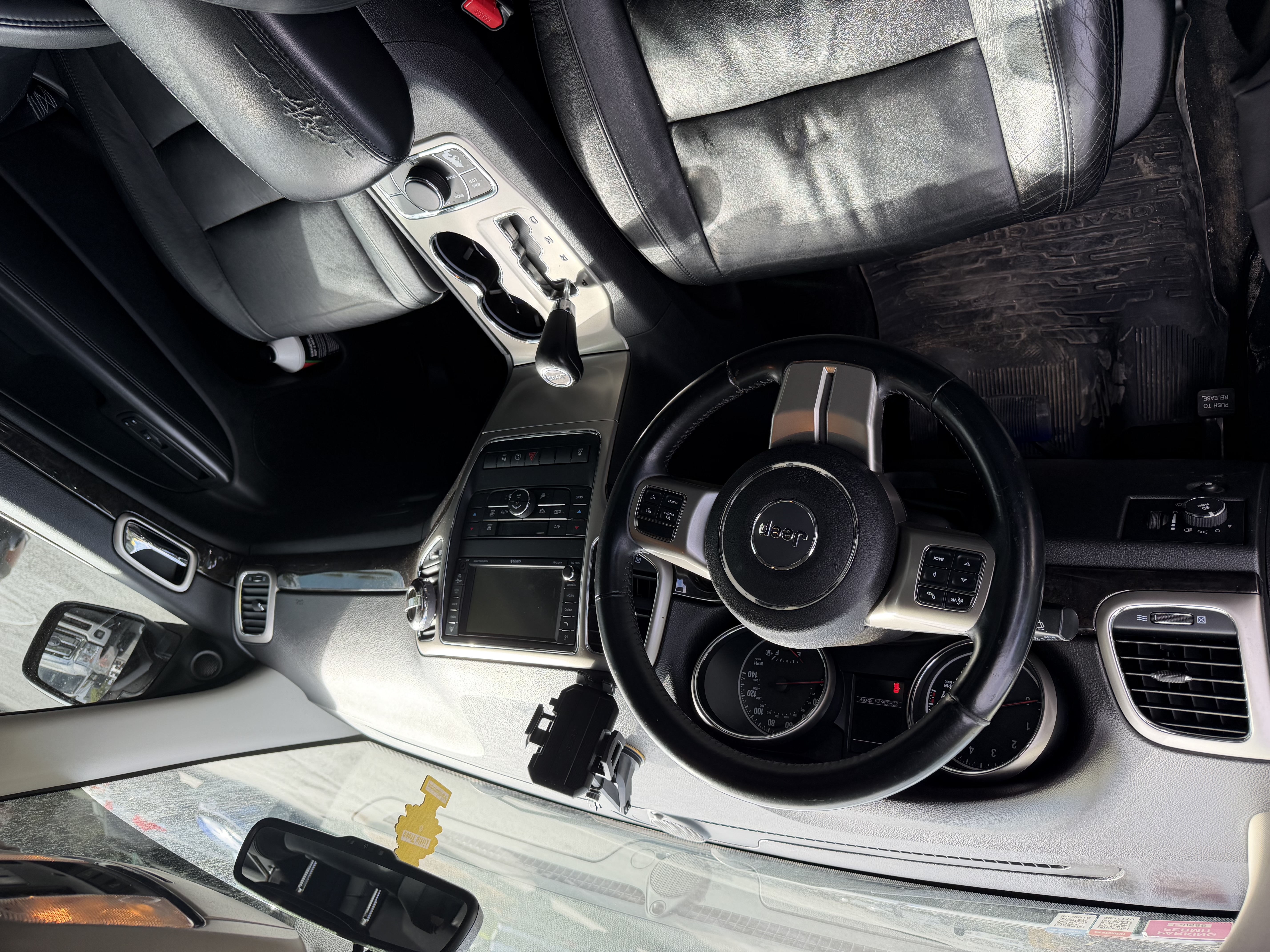 Used 2013 Jeep Grand Cherokee Laredo AWD/4WD image 9