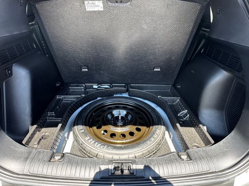 Used 2021 Ford Escape SE w/ SE Sport Appearance Package image 15