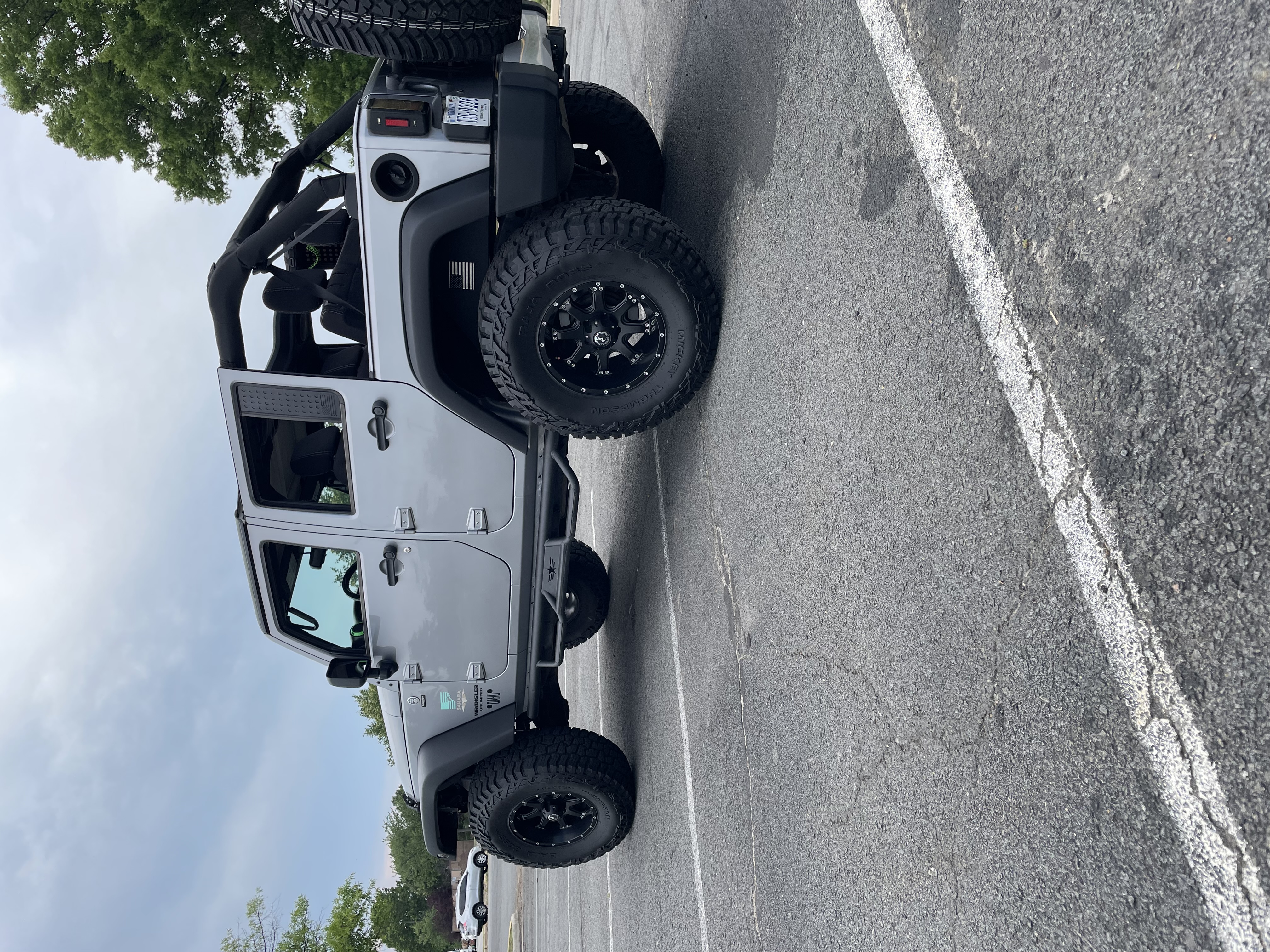 Used 2013 Jeep Wrangler Unlimited Sahara AWD/4WD image 6