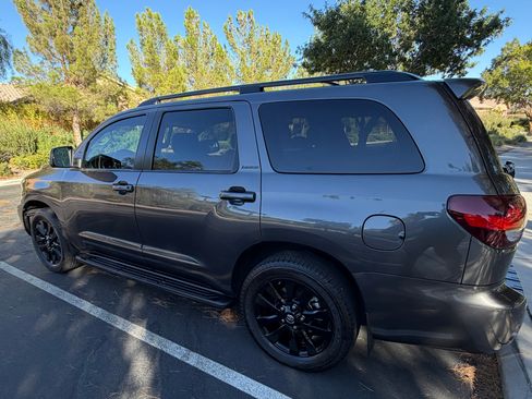Used 2019 Toyota Sequoia Limited w/ Safety & Convenience Package AWD/4WD image 6