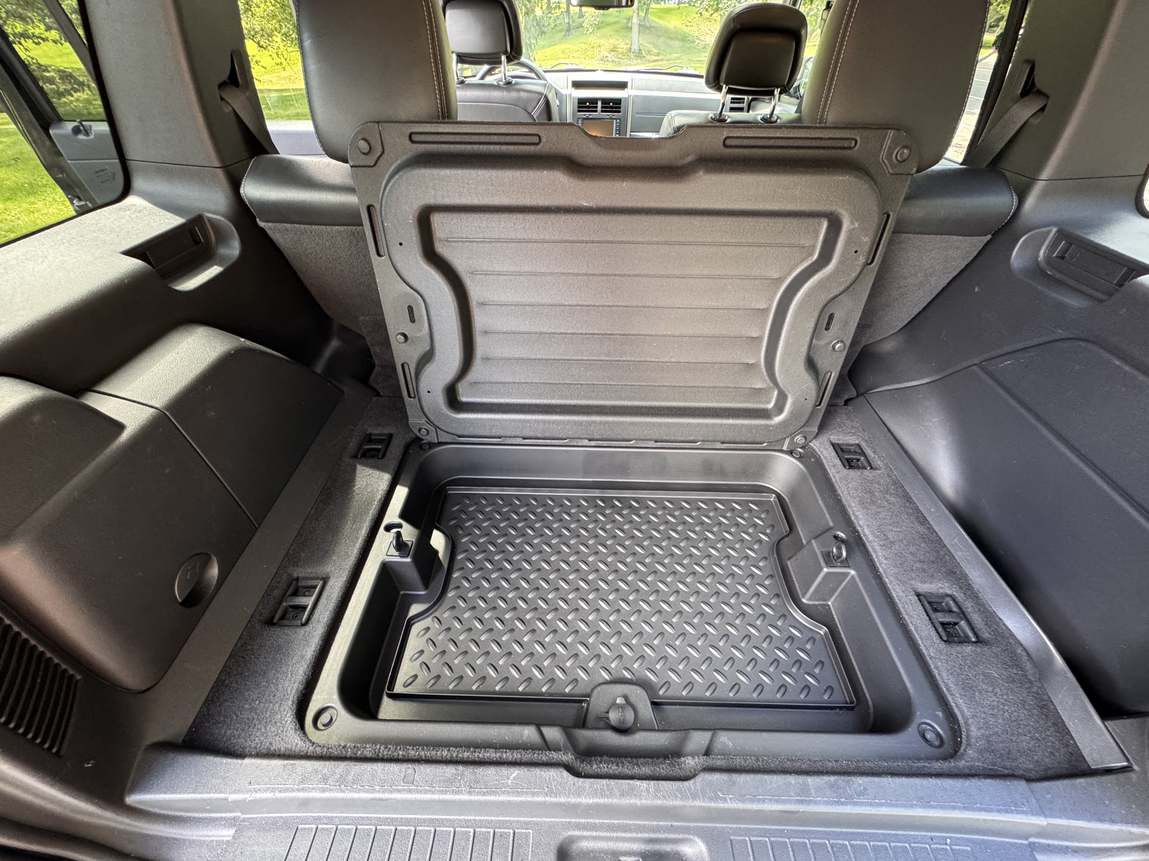 Used 2012 Jeep Liberty Sport AWD/4WD image 18
