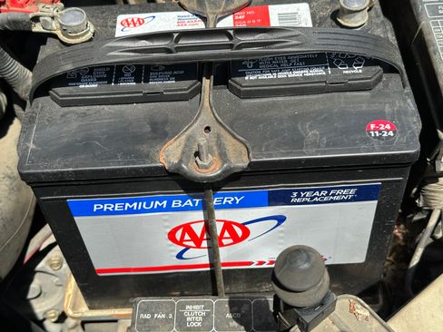 Used 1996 Nissan Maxima SE FWD image 17