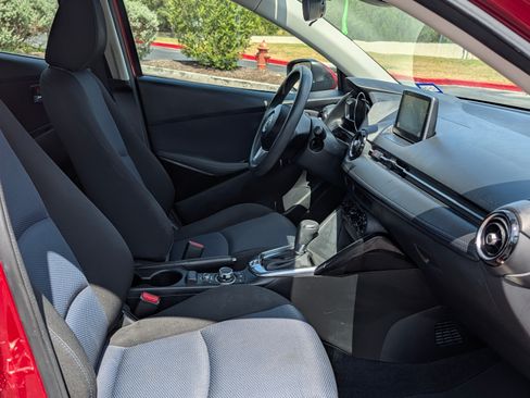 Used 2018 Toyota Yaris iA FWD image 12