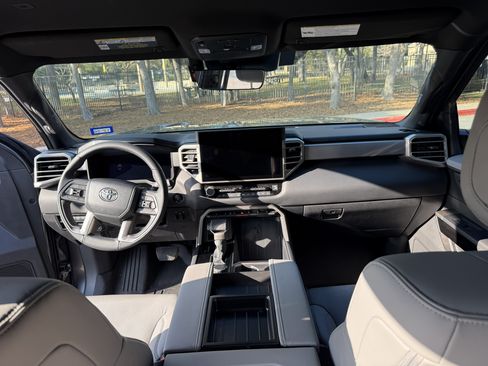Used 2025 Toyota Tundra Limited image 15