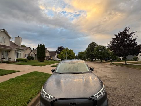 Used 2021 Ford Mustang Mach-E Premium image 1