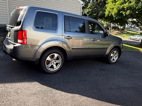 Used 2012 Honda Pilot EX image 2