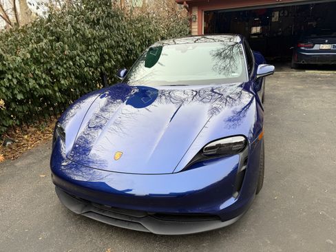 Used 2021 Porsche Taycan image 28