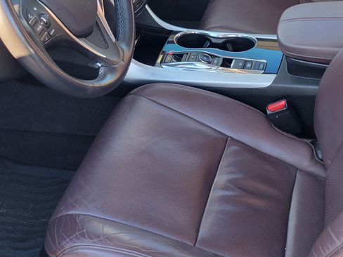 Used 2017 Acura TLX V6 SH-AWD w/ Advance Package image 4