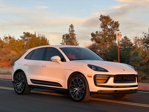Used 2023 Porsche Macan image 5