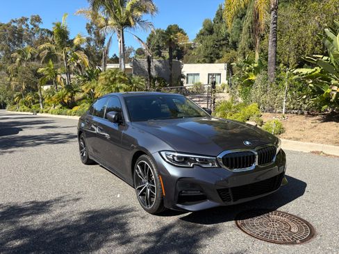 Used 2021 BMW 330e w/ M Sport Package image 4