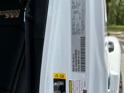 Used 2024 Jeep Wrangler Unlimited Rubicon 392 image 16