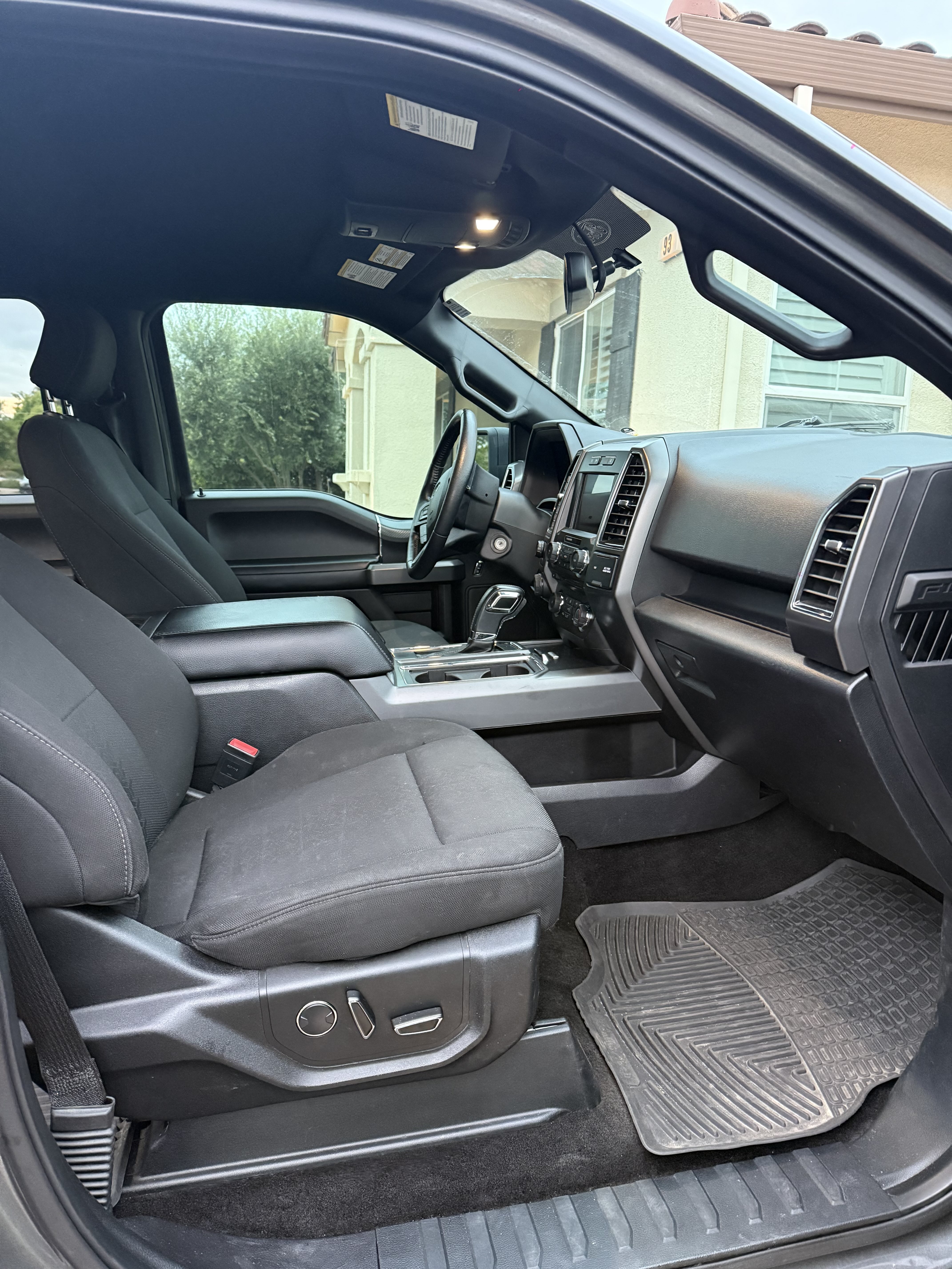 Used 2018 Ford F150 XLT w/ Equipment Group 302A Luxury AWD/4WD image 11