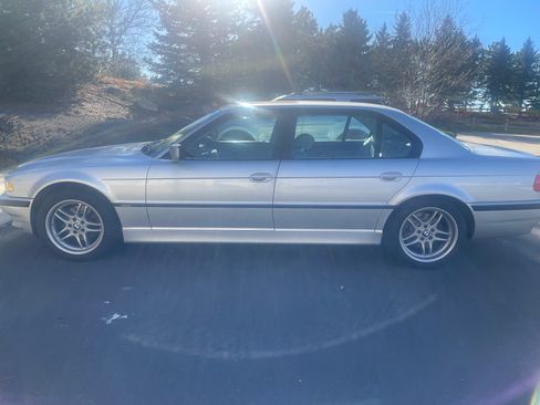 Used 2001 BMW 740iL image 4