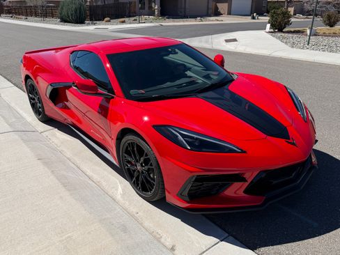 Used 2024 Chevrolet Corvette Stingray Preferred Cpe image 2