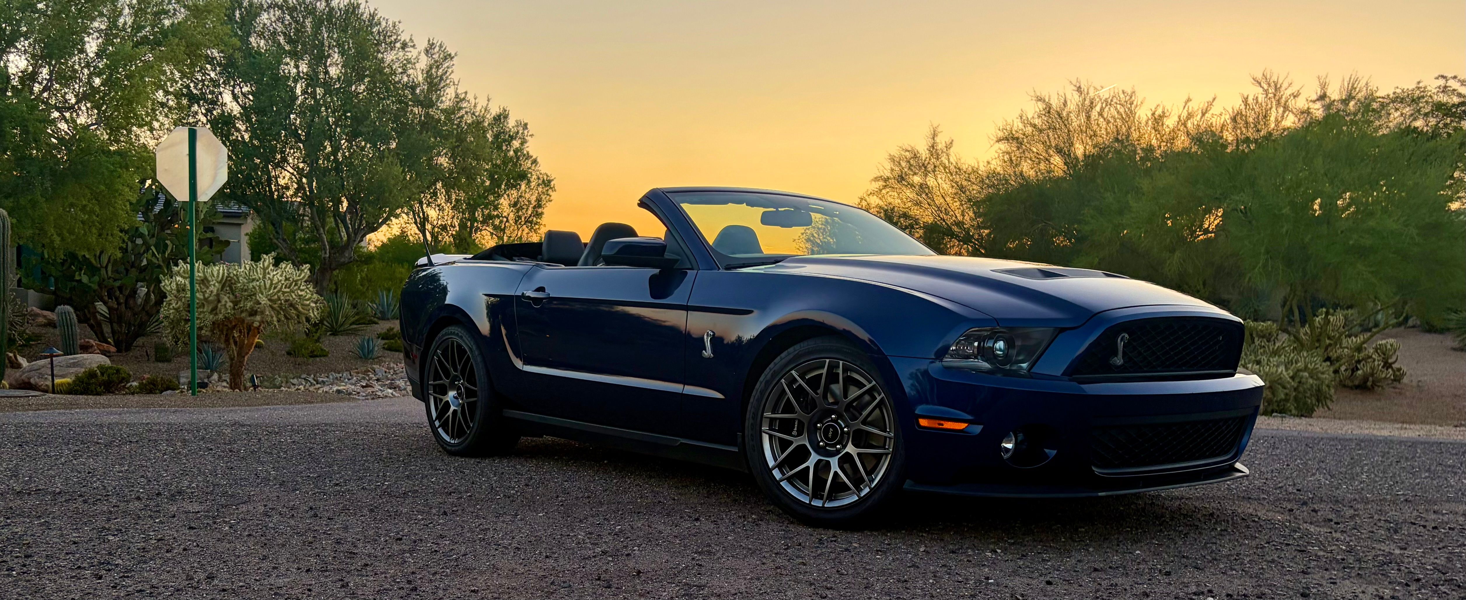 Used 2012 Ford Mustang Shelby GT500 w/ SVT Performance Pkg RWD image 2