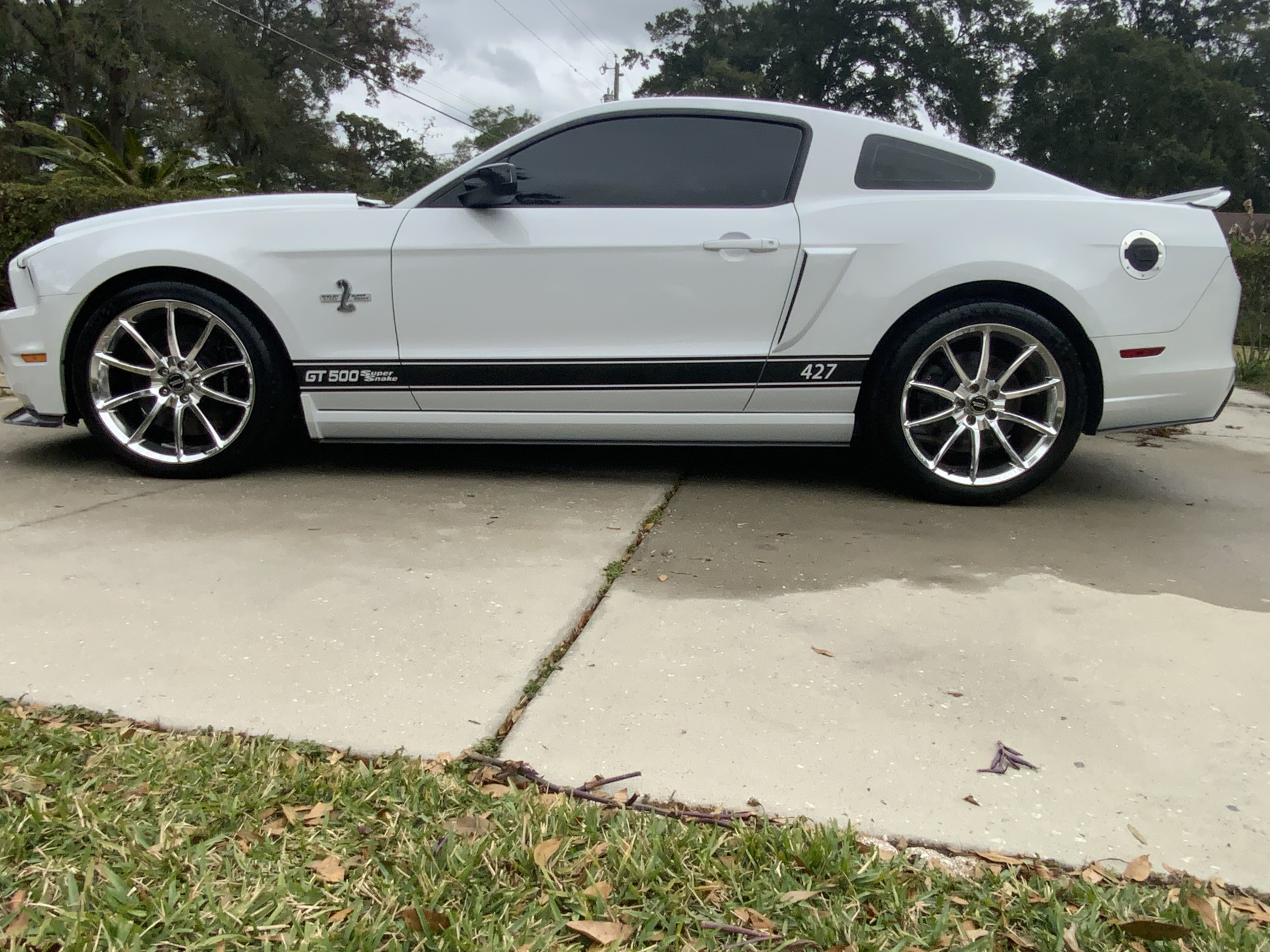 Used 2014 Ford Mustang Shelby GT500 w/ Equipment Group 821A RWD image 9