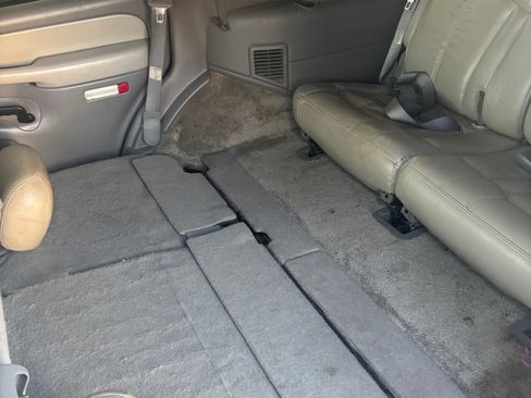 Used 2001 Chevrolet Tahoe LT w/ LT Preferred Equipment Group image 13